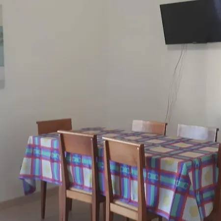 Sweet Surf, Apartment