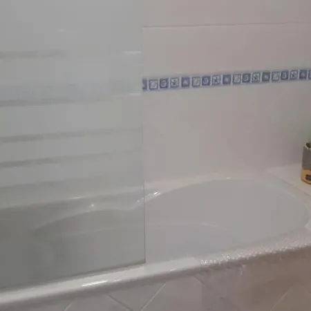 Apartment Sweet Surf,